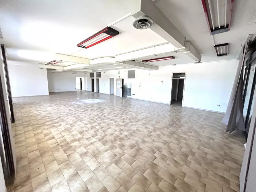 Immagine 2 di Ufficio in vendita  in via ausa a Coriano