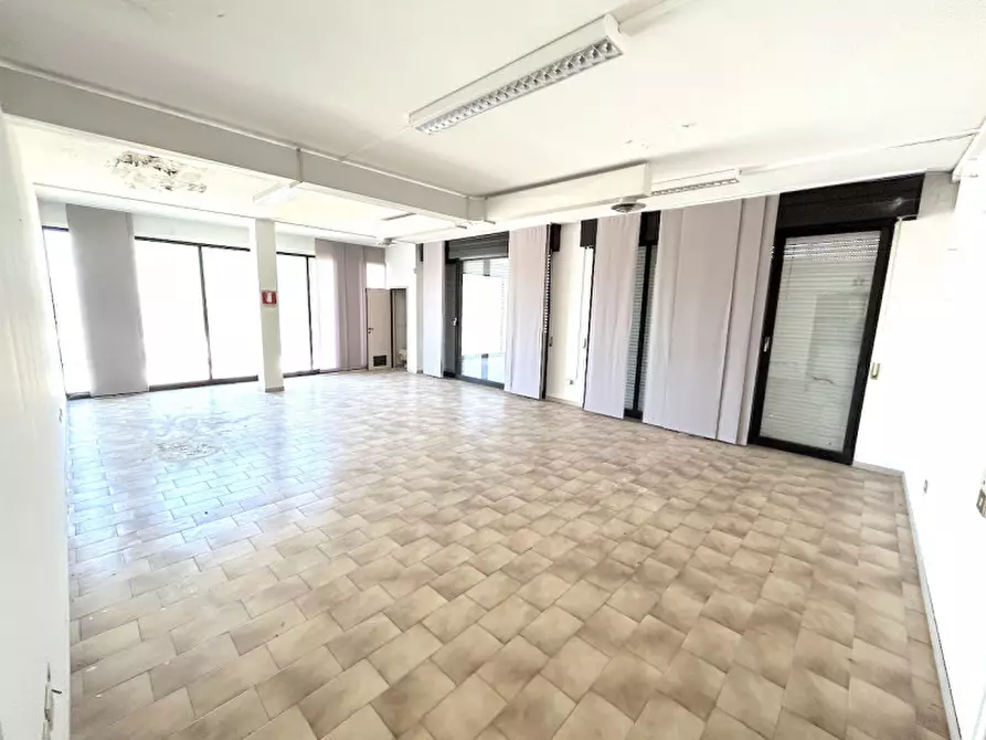 Immagine 3 di Ufficio in vendita  in via ausa a Coriano