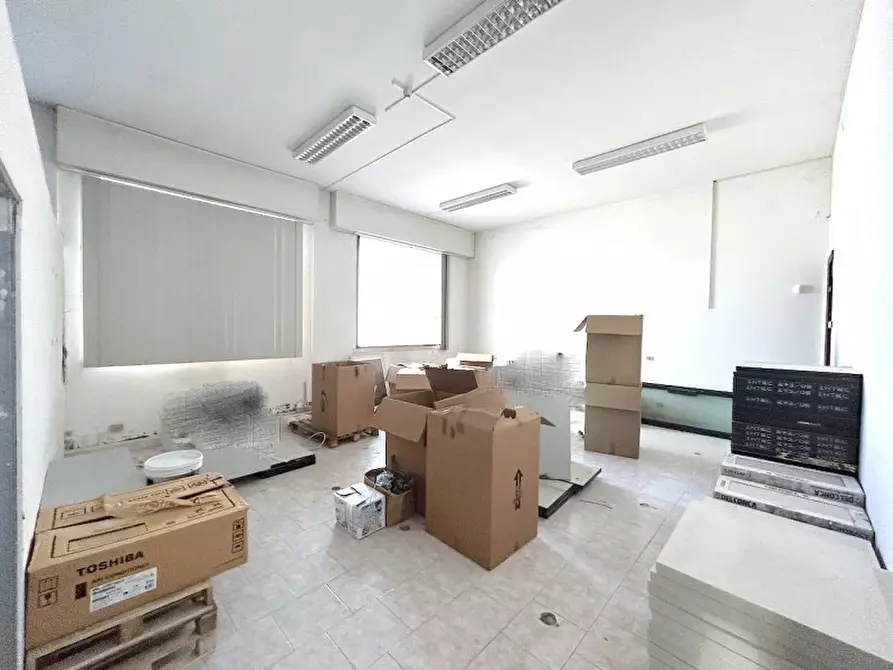 Immagine 5 di Ufficio in vendita  in via ausa a Coriano