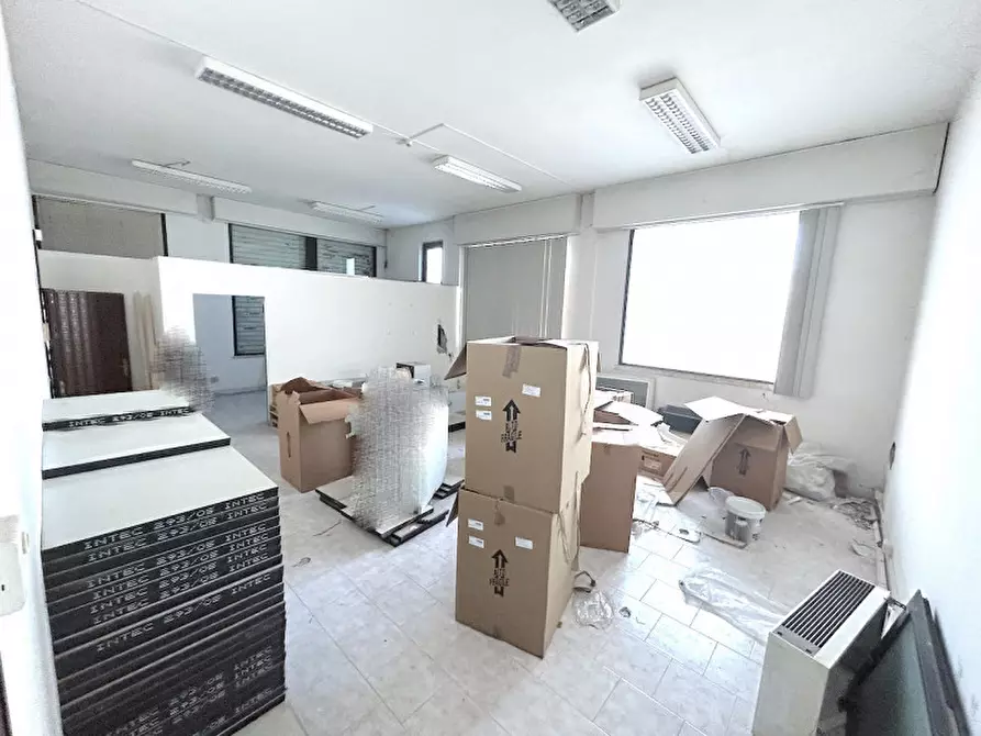 Immagine 6 di Ufficio in vendita  in via ausa a Coriano