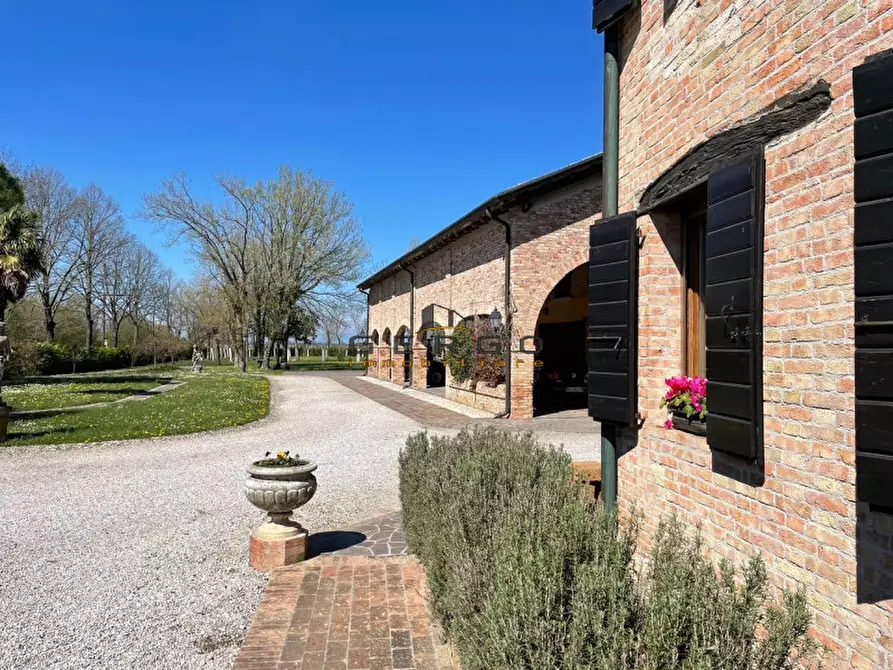 Immagine 9 di Villa in vendita  in Via Lorenzaga a Motta Di Livenza