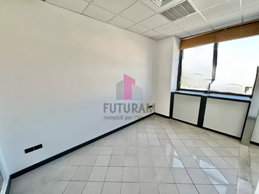 Immagine 22 di Ufficio in affitto  in Via Balestra a Bassano Del Grappa