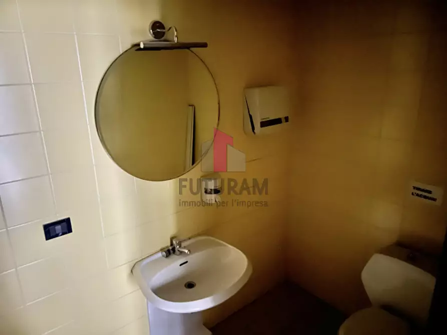 Immagine 27 di Ufficio in affitto  in Via Balestra a Bassano Del Grappa