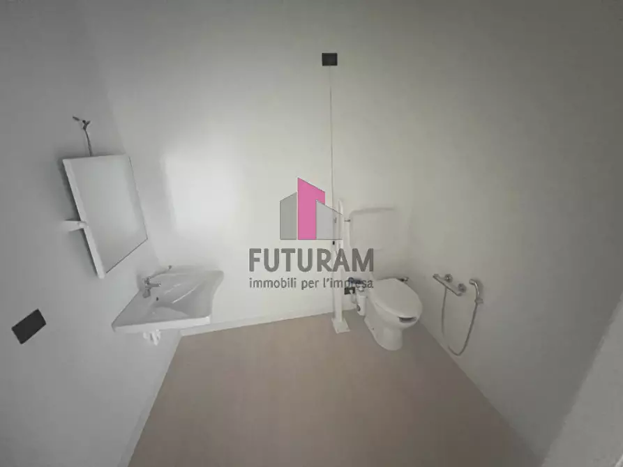 Immagine 33 di Ufficio in affitto  in Via Balestra a Bassano Del Grappa