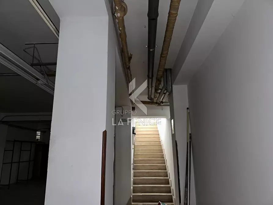 Immagine 18 di Magazzino in affitto  in Via dello Stadio a Martina Franca