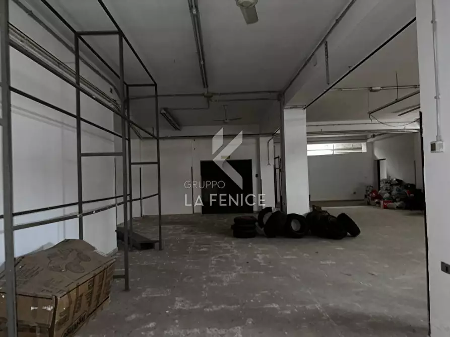 Immagine 24 di Magazzino in affitto  in Via dello Stadio a Martina Franca