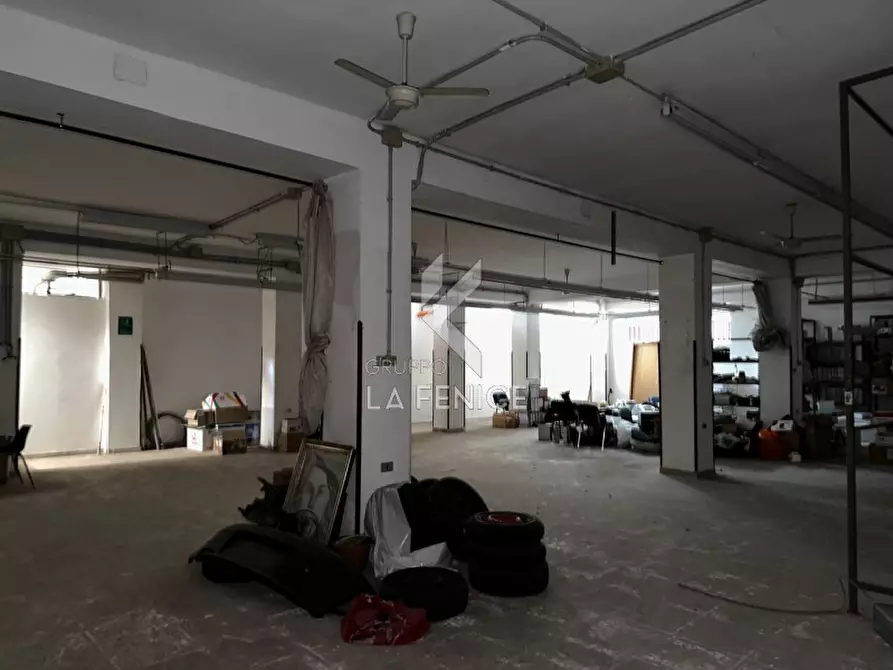 Immagine 28 di Magazzino in affitto  in Via dello Stadio a Martina Franca