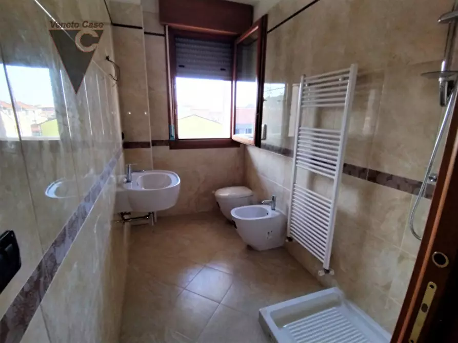 Immagine 4 di Appartamento in vendita  a Padova