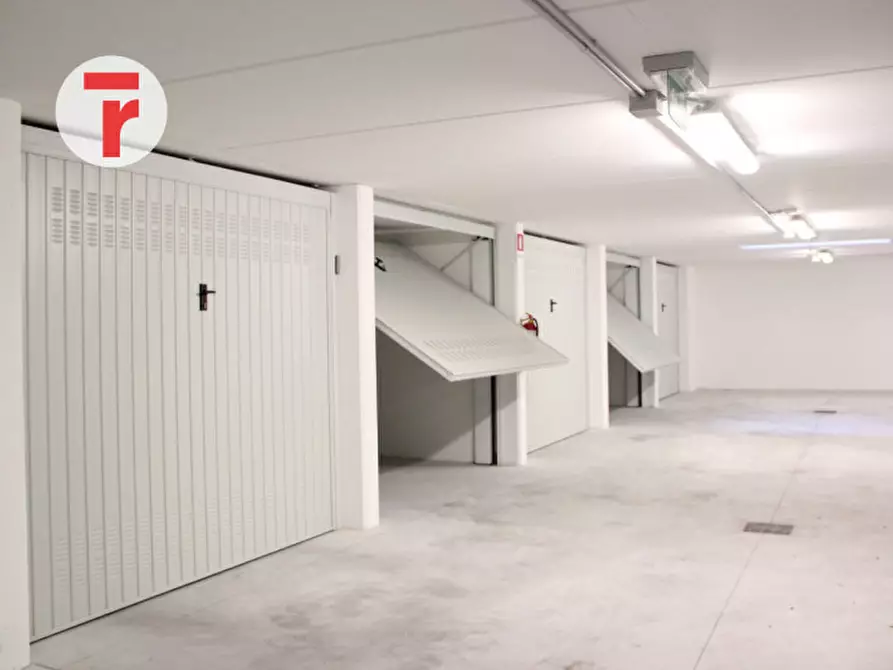 Immagine 1 di Garage in vendita  in Via Garolla a Limena