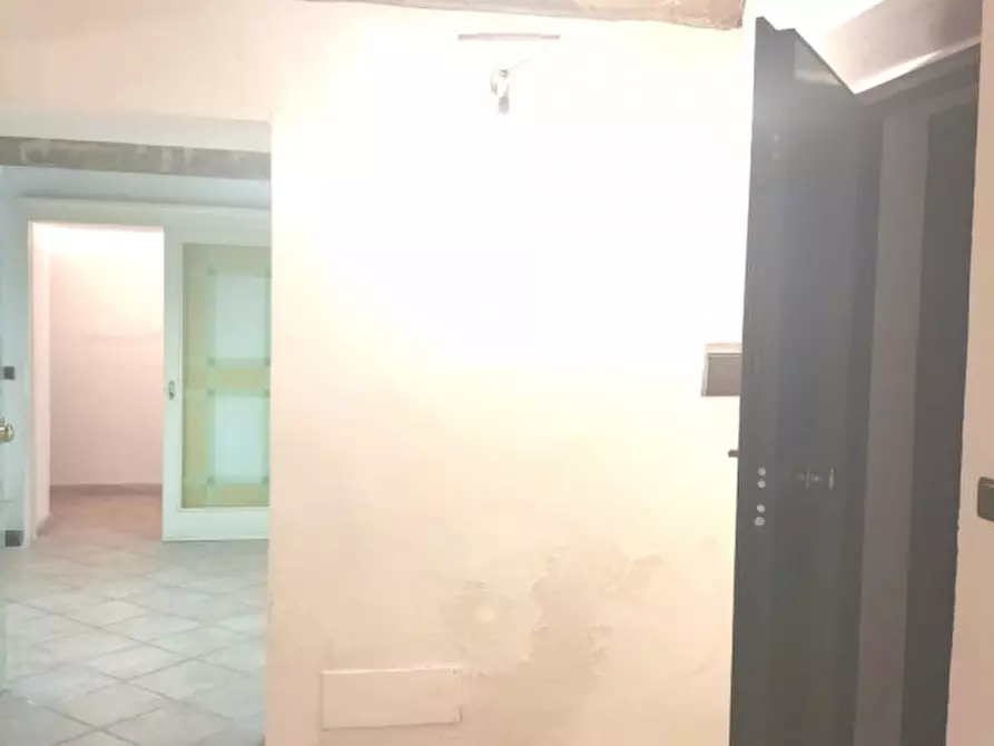 Immagine 3 di Magazzino in vendita  in Via Vollusiano a Terni