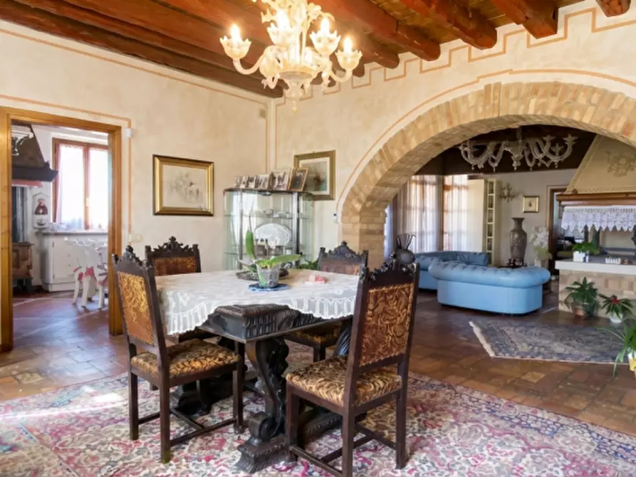 Immagine 5 di Villa in vendita  in Via Cornarotta a Treviso