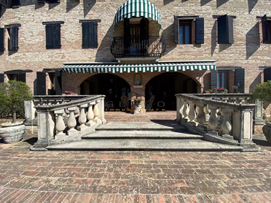 Immagine 6 di Villa in vendita  in Via Cornarotta a Treviso