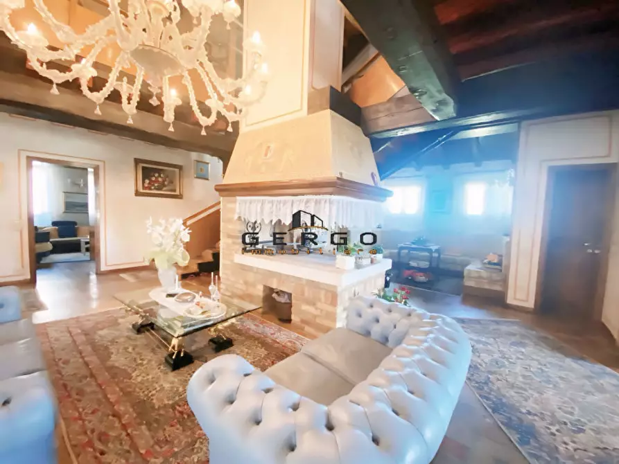 Immagine 8 di Villa in vendita  in Via Cornarotta a Treviso