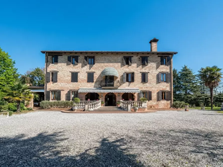 Immagine 9 di Villa in vendita  in Via Cornarotta a Treviso