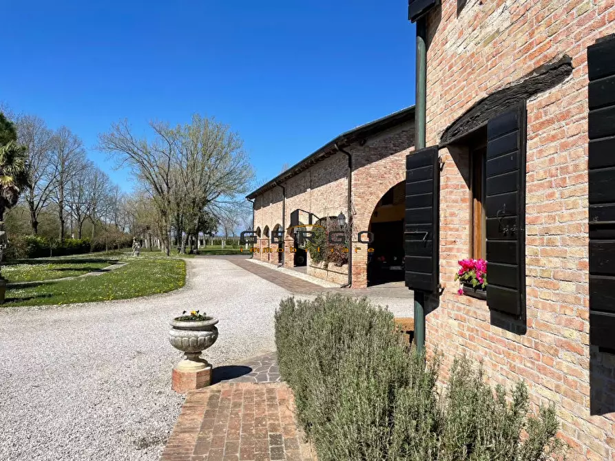 Immagine 33 di Villa in vendita  in Via Cornarotta a Treviso