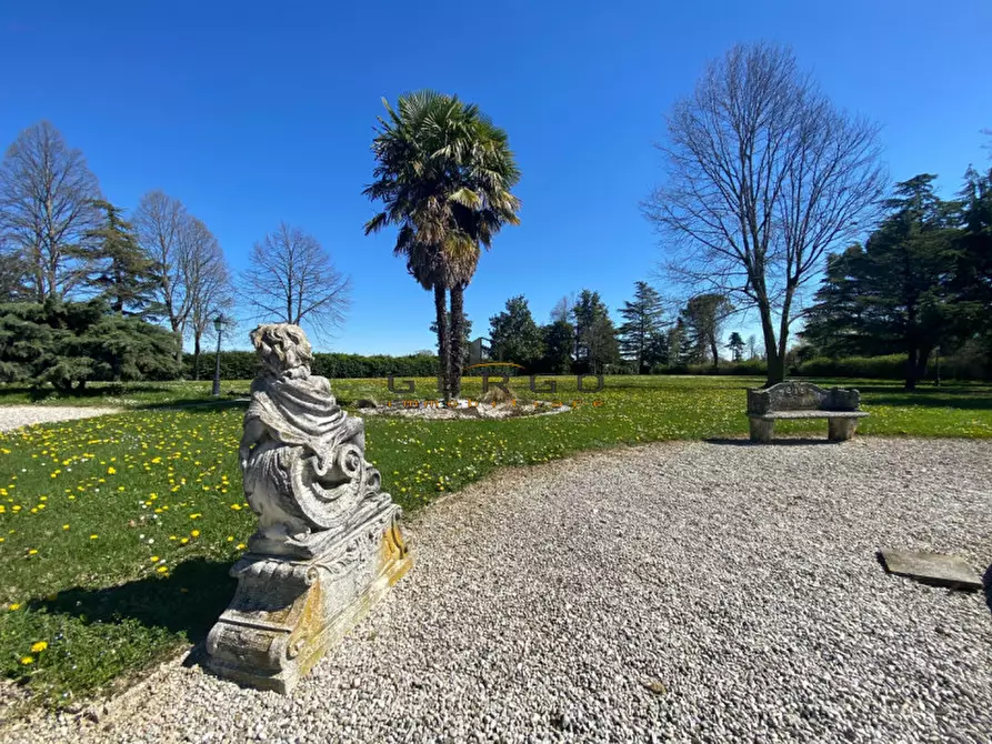 Immagine 51 di Villa in vendita  in Via Cornarotta a Treviso