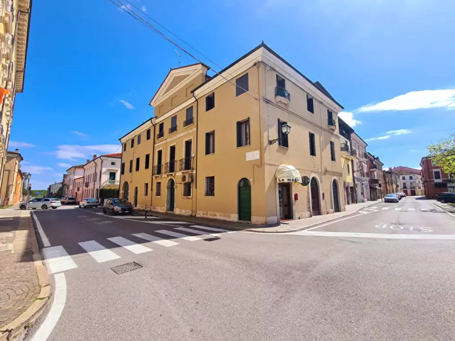 Immagine 1 di Palazzo in vendita  in via cardo a Cologna Veneta