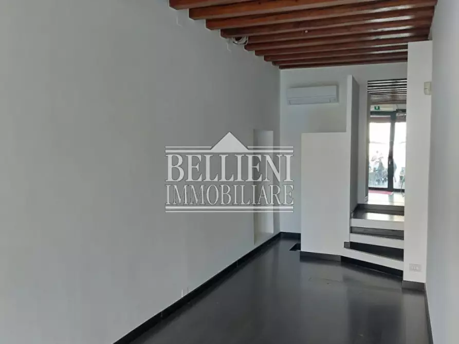 Immagine 2 di Negozio in affitto  in Piazza dei Signori a Vicenza