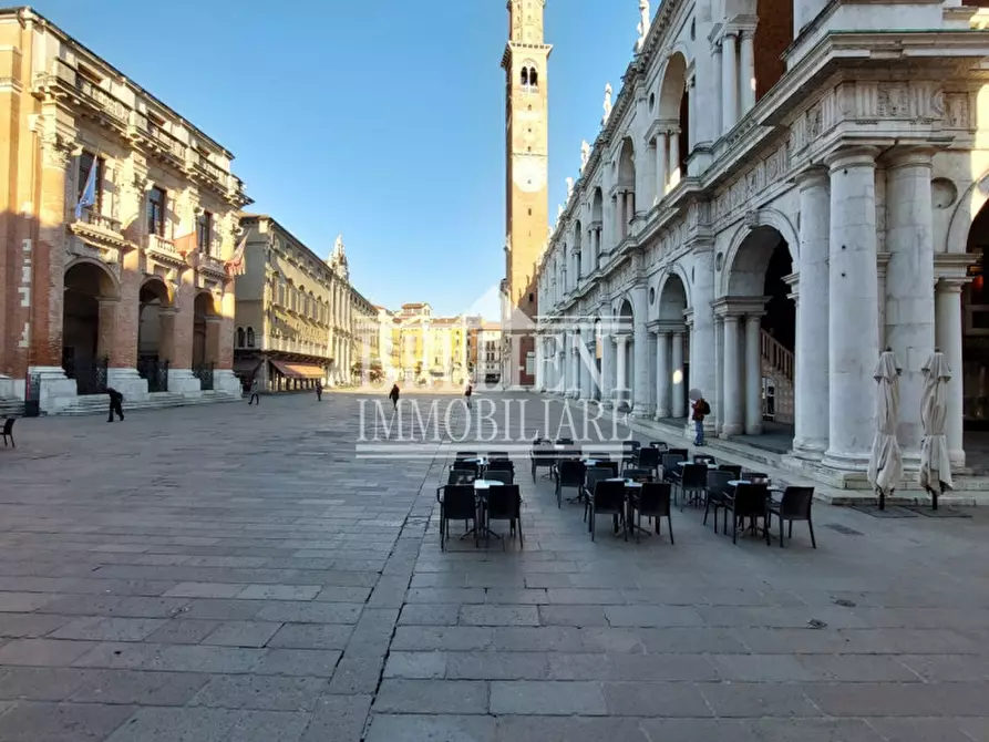 Immagine 11 di Negozio in affitto  in Piazza dei Signori a Vicenza