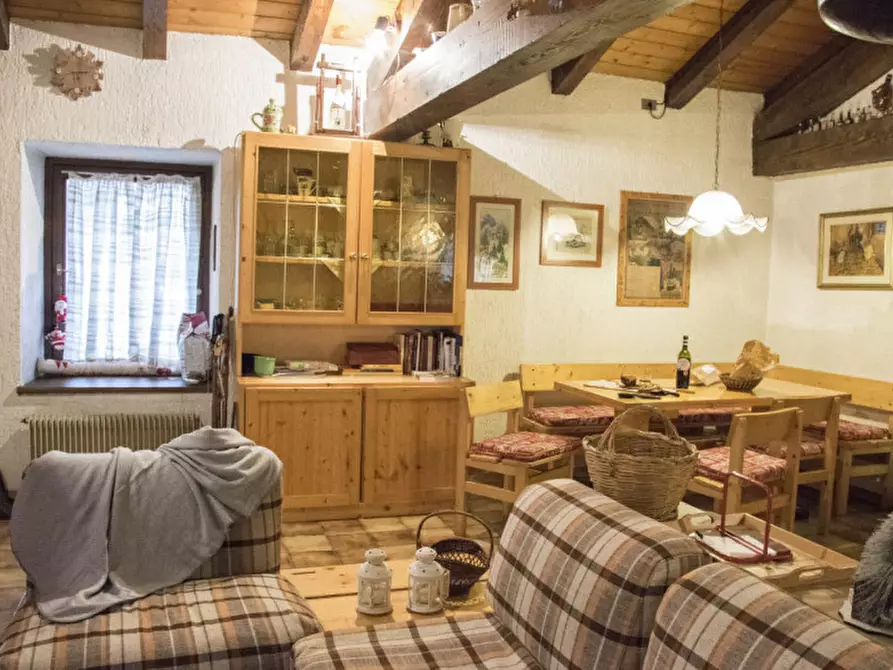 Immagine 9 di Appartamento in vendita  in Via Trento, n.24 a Malè