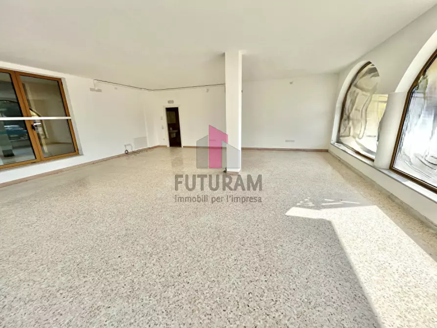 Immagine 9 di Negozio in affitto  in via bellodo a Marostica