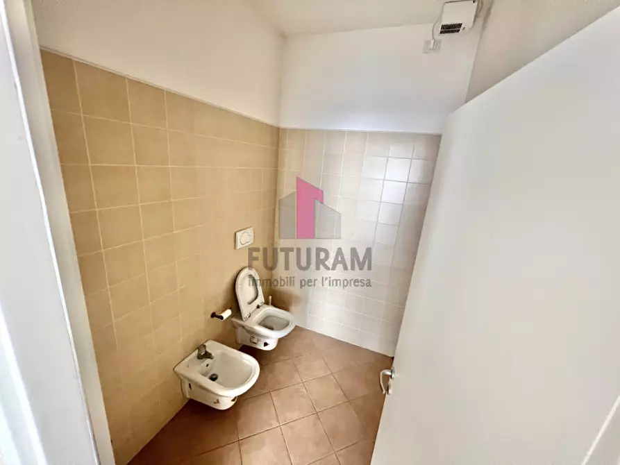 Immagine 13 di Negozio in affitto  in via bellodo a Marostica