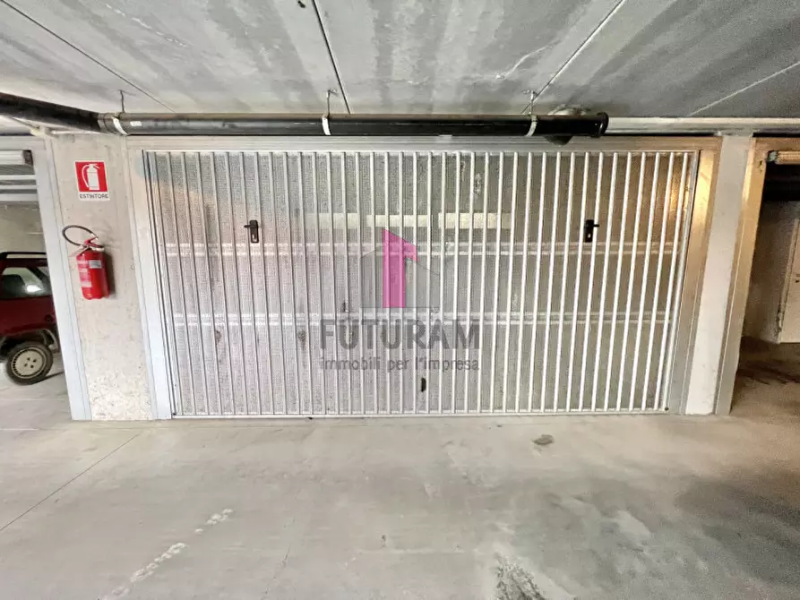 Immagine 15 di Negozio in affitto  in via bellodo a Marostica