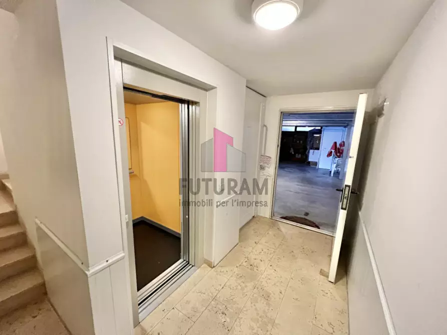 Immagine 16 di Negozio in affitto  in via bellodo a Marostica