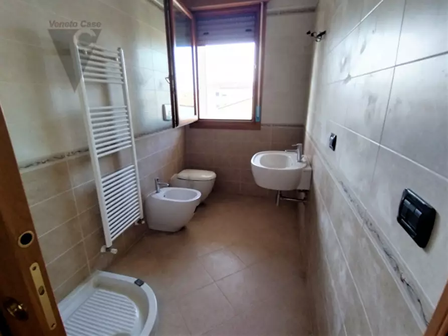 Immagine 4 di Appartamento in vendita  a Padova