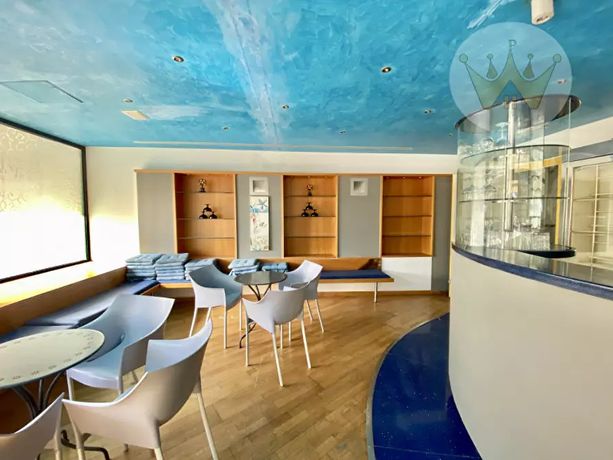 Immagine 2 di Attività commerciale in vendita  in viale dante alighieri 123 a Grado