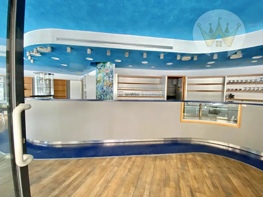 Immagine 9 di Attività commerciale in vendita  in viale dante alighieri 123 a Grado