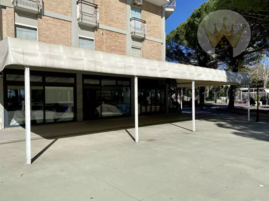 Immagine 13 di Attività commerciale in vendita  in viale dante alighieri 123 a Grado