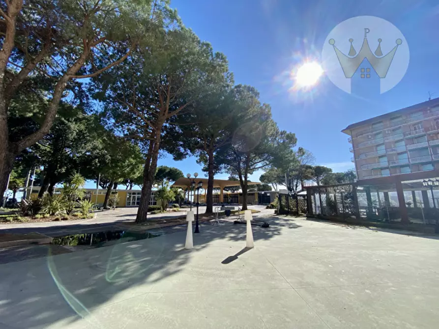 Immagine 17 di Attività commerciale in vendita  in viale dante alighieri 123 a Grado