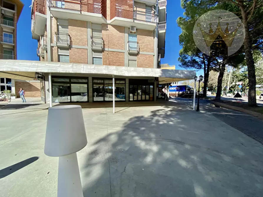 Immagine 19 di Attività commerciale in vendita  in viale dante alighieri 123 a Grado