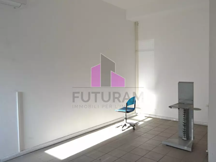 Immagine 2 di Ufficio in affitto  in statale del santo a Limena