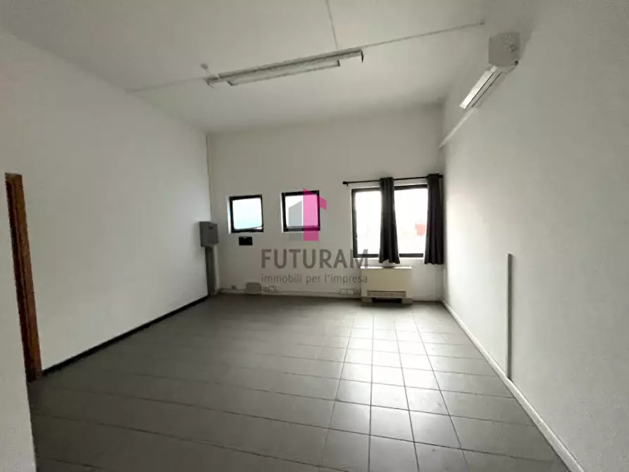 Immagine 8 di Ufficio in affitto  in statale del santo a Limena