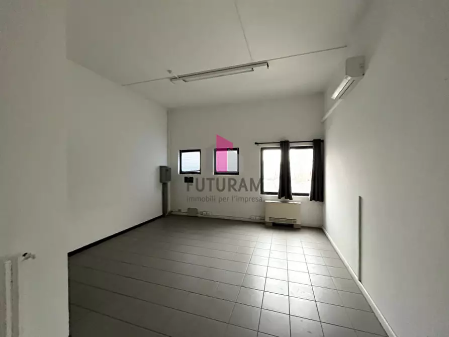 Immagine 14 di Ufficio in affitto  in statale del santo a Limena