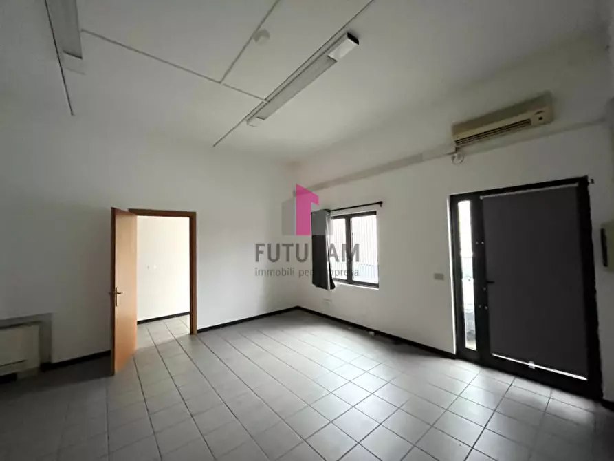 Immagine 15 di Ufficio in affitto  in statale del santo a Limena