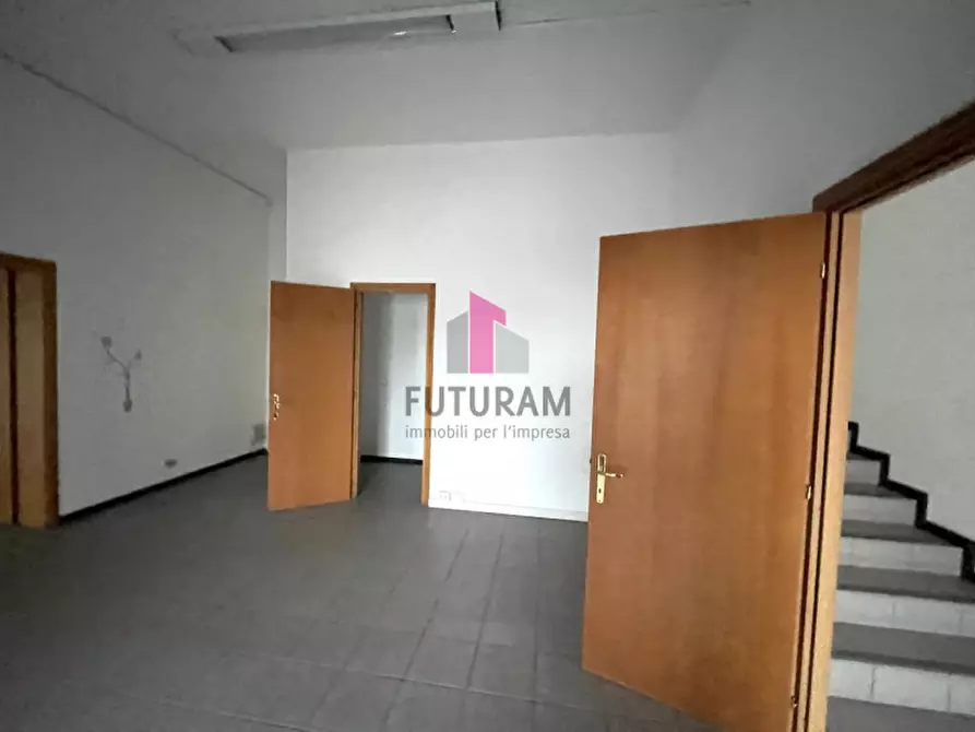 Immagine 17 di Ufficio in affitto  in statale del santo a Limena