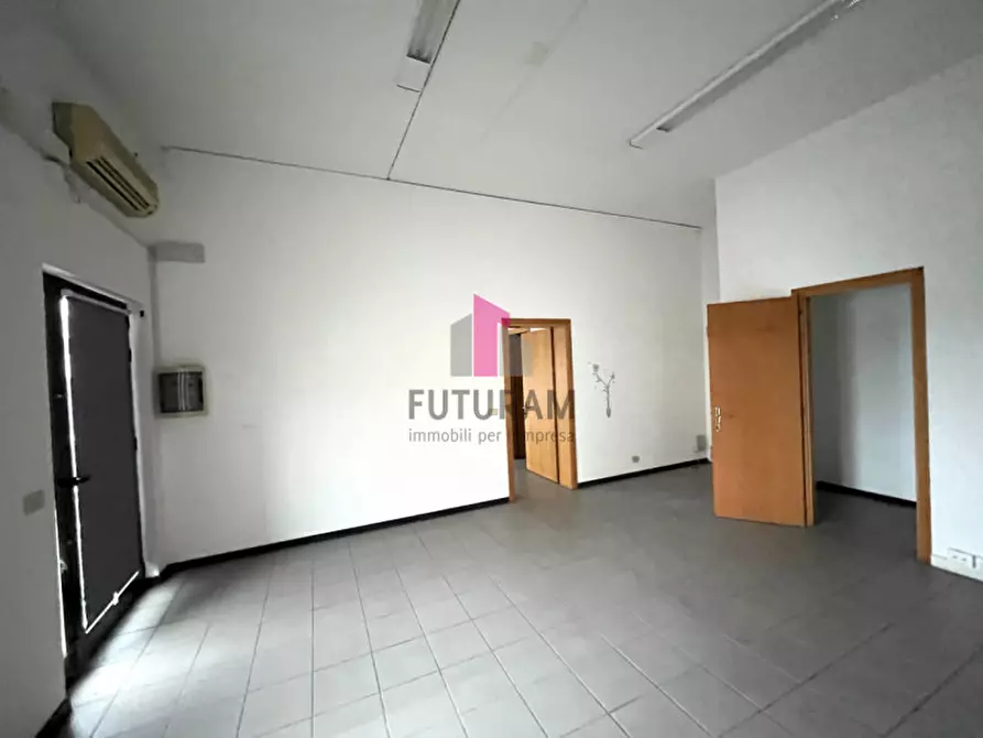 Immagine 18 di Ufficio in affitto  in statale del santo a Limena