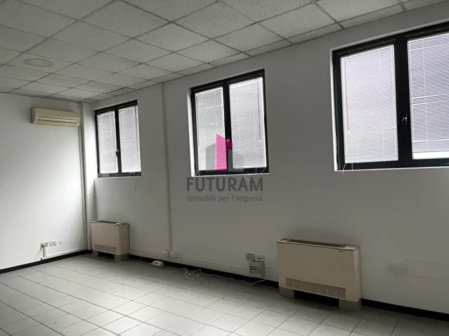 Immagine 21 di Ufficio in affitto  in statale del santo a Limena