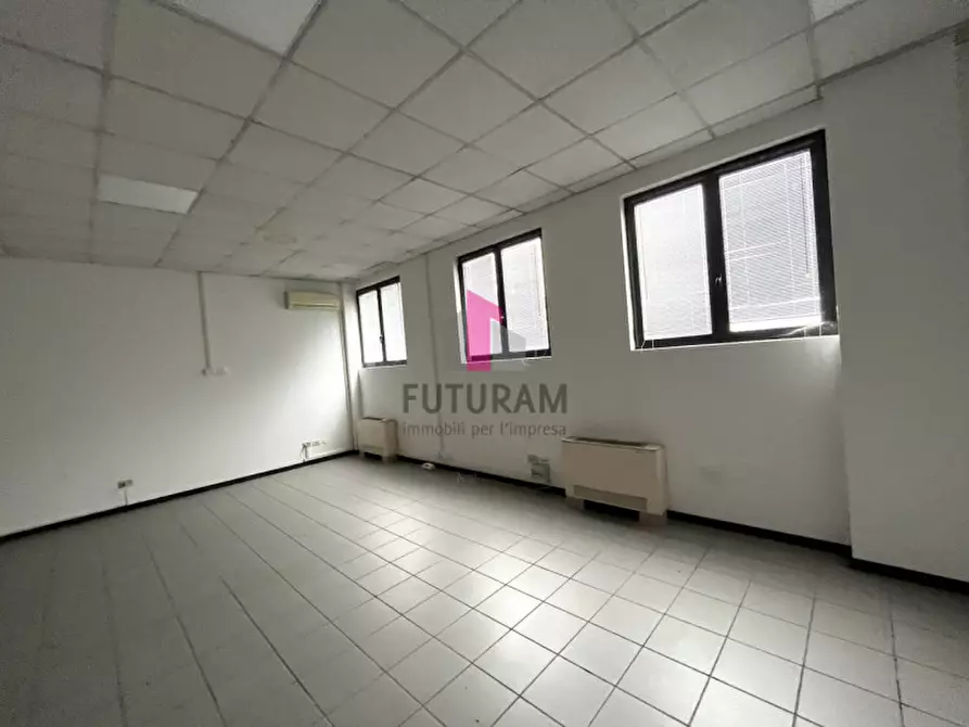 Immagine 22 di Ufficio in affitto  in statale del santo a Limena