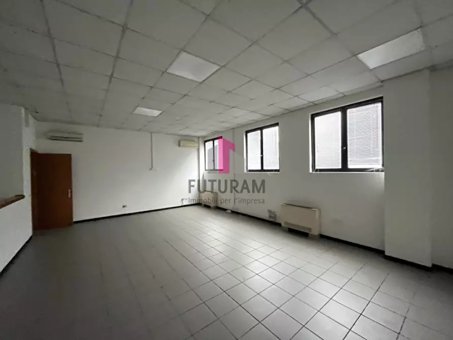 Immagine 24 di Ufficio in affitto  in statale del santo a Limena