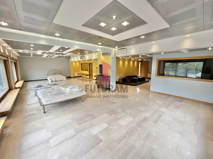 Immagine 2 di Negozio in affitto  in VIA NONIS a Marostica