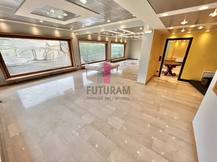 Immagine 4 di Negozio in affitto  in VIA NONIS a Marostica