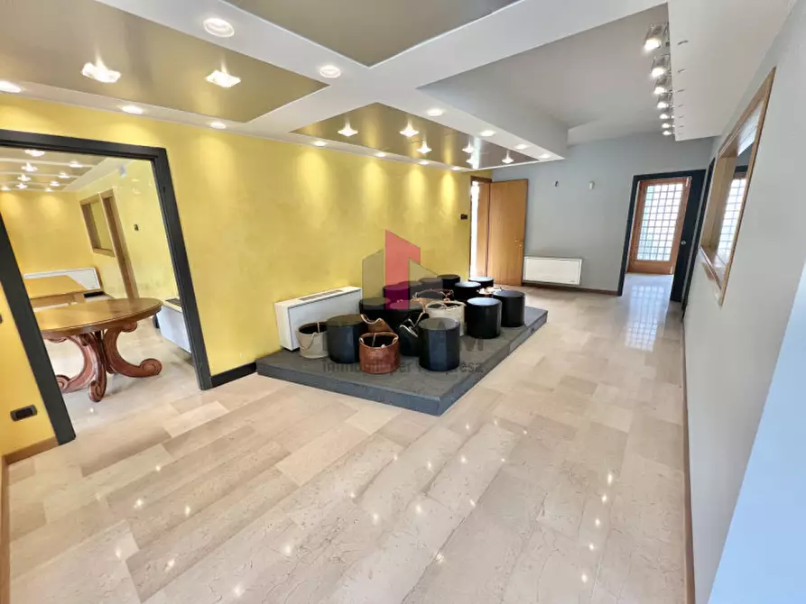 Immagine 5 di Negozio in affitto  in VIA NONIS a Marostica