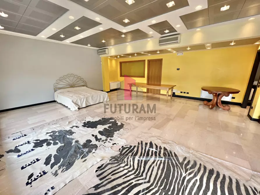 Immagine 7 di Negozio in affitto  in VIA NONIS a Marostica