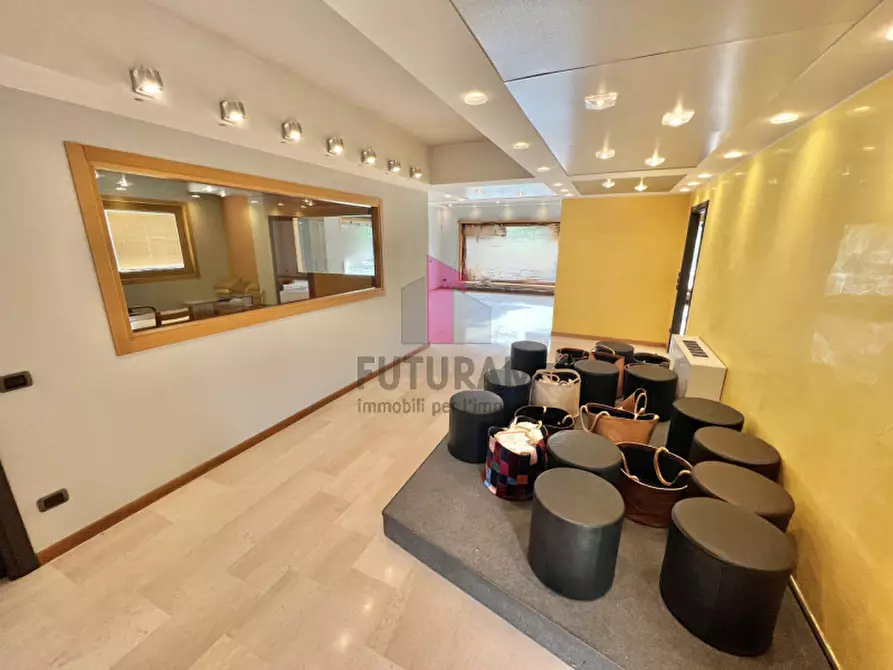 Immagine 11 di Negozio in affitto  in VIA NONIS a Marostica