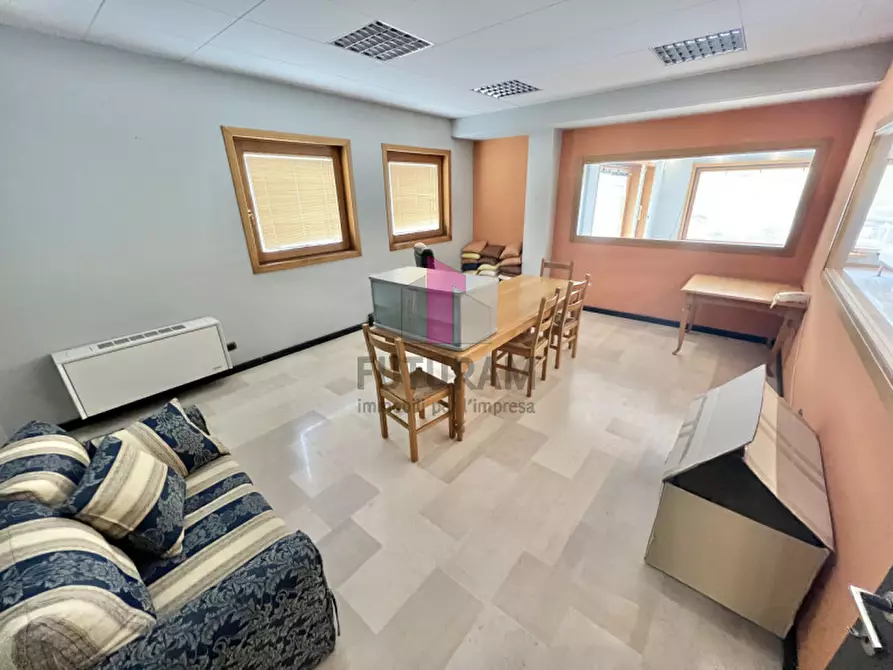 Immagine 12 di Negozio in affitto  in VIA NONIS a Marostica