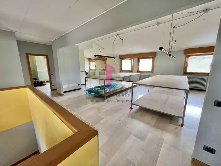 Immagine 21 di Negozio in affitto  in VIA NONIS a Marostica